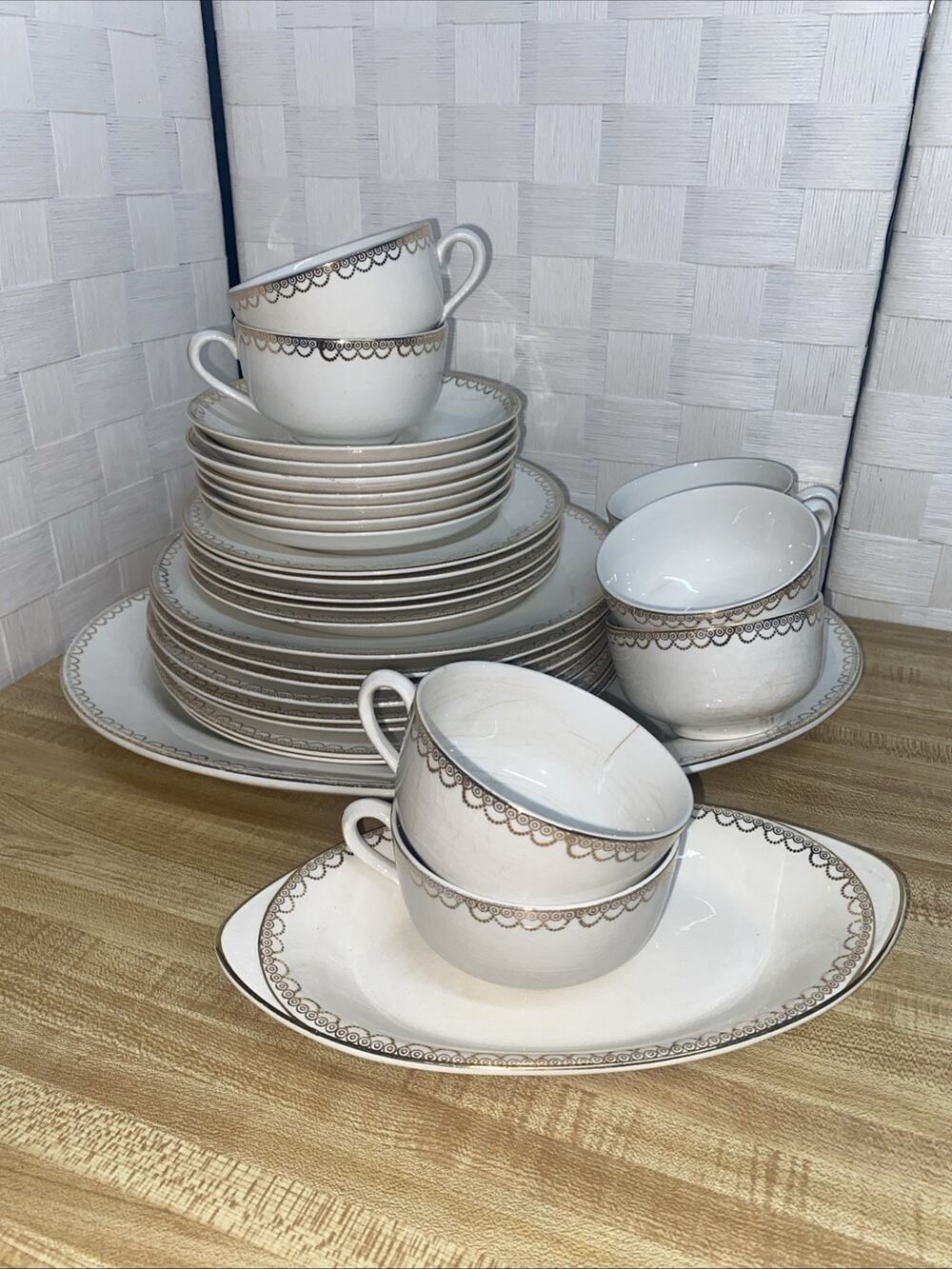 30 Pc VTG Knowles, Taylor & Knowles China Set Plates Cups Platters